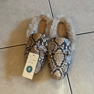 A New Day Gray and Cream Cozy Slippers with Plush Lining